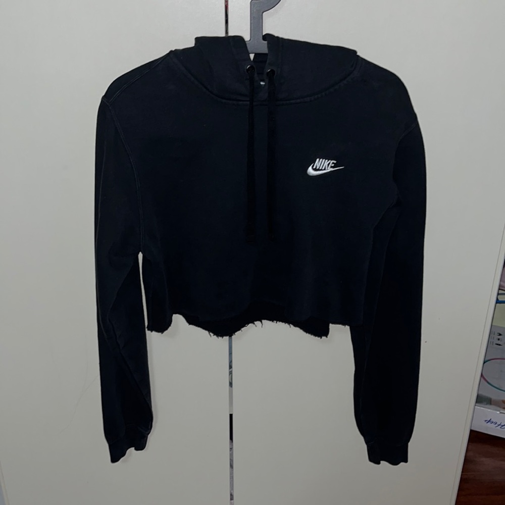 NIKE CROPPED BLACK HOODIE